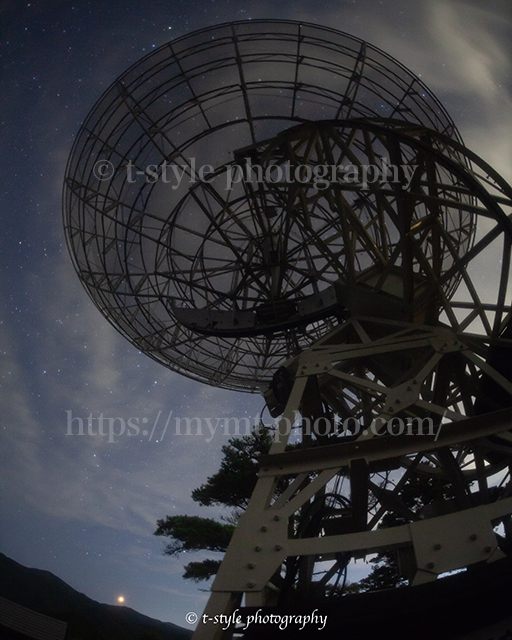 みさと天文台で撮影した電波望遠鏡と火星